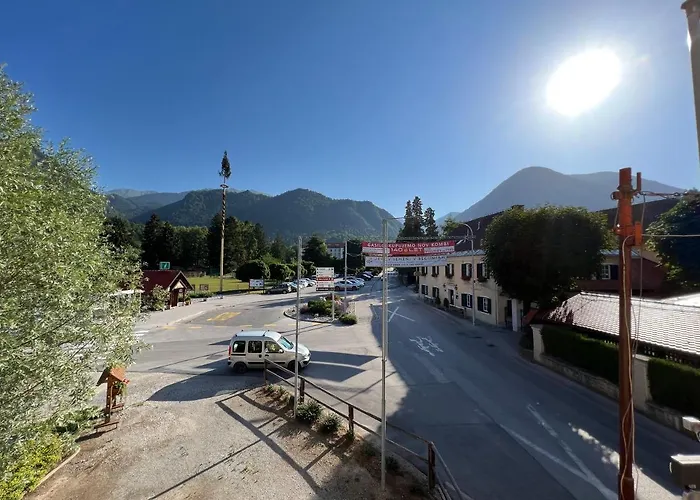 Avsenik Pensionat 3*