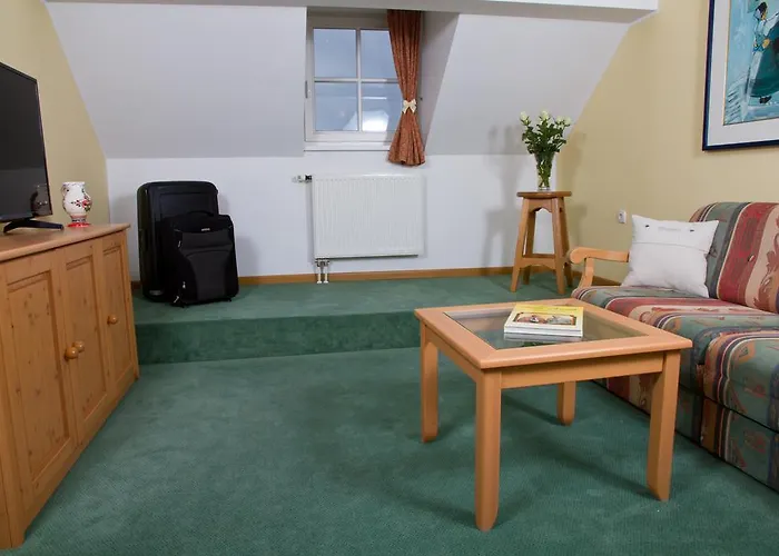 Avsenik Pensionat 3*